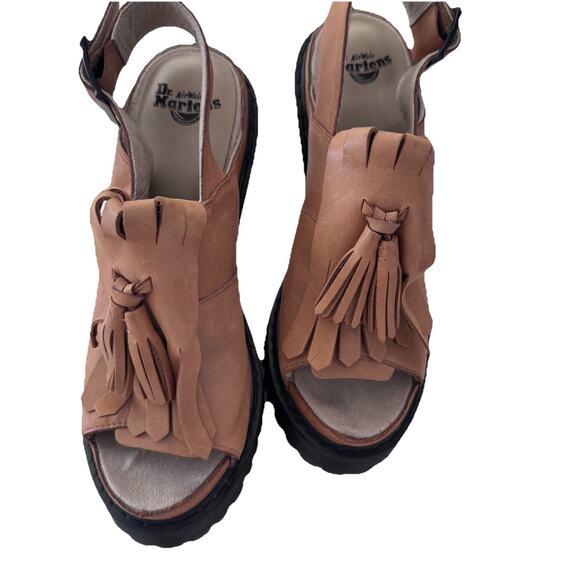 Dr. Martens Seraphina Slingback Kiltie Lug Sole Sandal Womens 7 Tassle Platform - Picture 2 of 10